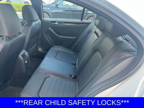 Used 2015 Volkswagen Jetta GLI SE image 6