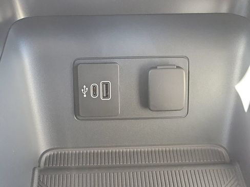 New 2026 Ford Explorer Active w/ Active Comfort Package RWD image 24