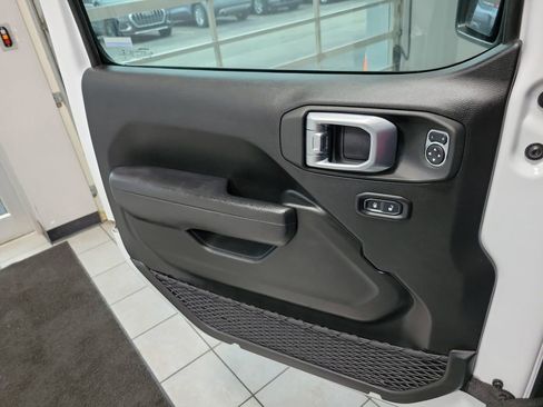 Used 2022 Jeep Wrangler Unlimited Sport image 50