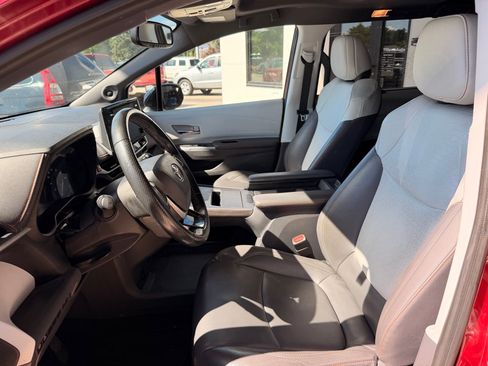 Used 2022 Toyota Sienna XSE w/ XSE Plus Package AWD/4WD image 10