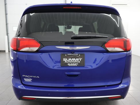 Used 2020 Chrysler Pacifica Touring-L Plus FWD image 30