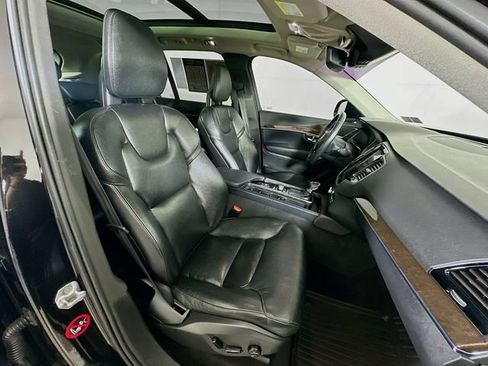 Used 2016 Volvo XC90 T6 Momentum AWD/4WD image 35