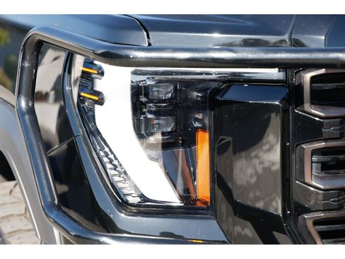 Used 2024 GMC Sierra 2500 AT4X AWD/4WD image 8