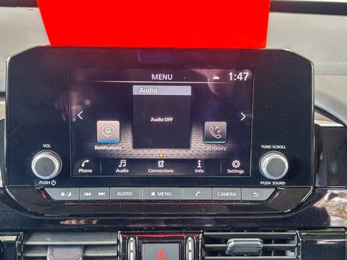 Used 2025 Nissan Pathfinder SV FWD image 14