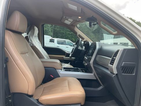 Used 2022 Ford F250 Lariat w/ Lariat Ultimate Package AWD/4WD image 12