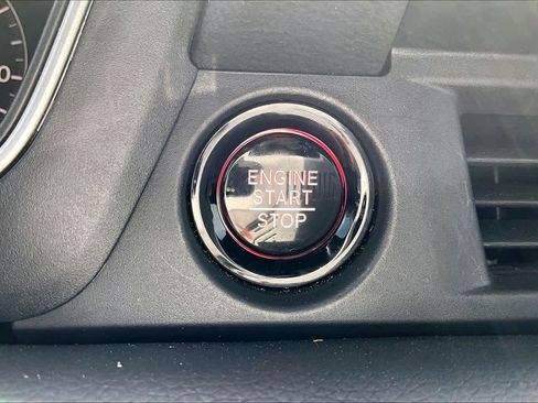 Used 2025 Honda Pilot EX-L image 33