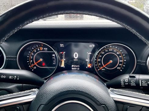 Used 2020 Jeep Wrangler Unlimited Sahara AWD/4WD image 26