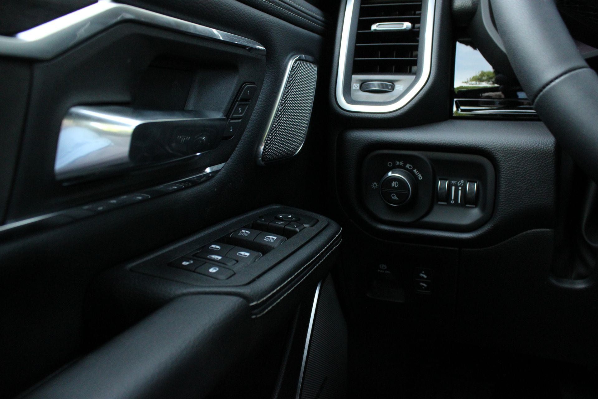 New 2026 RAM 1500 Laramie w/ Night Edition AWD/4WD image 29