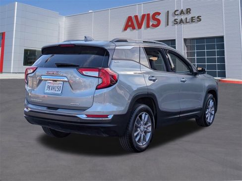 Used 2024 GMC Terrain SLT image 6