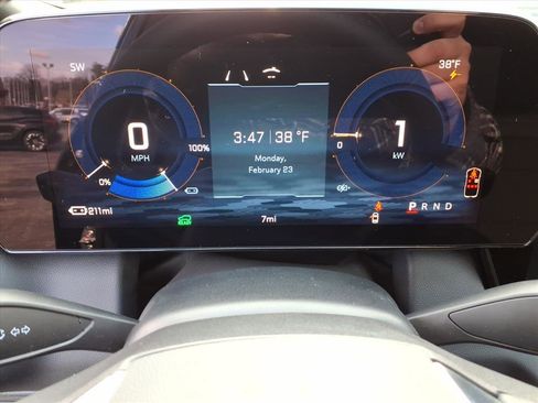 New 2026 Chevrolet Equinox EV LT image 18