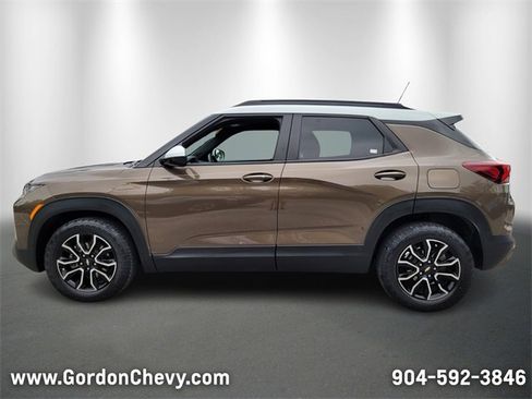 Used 2022 Chevrolet TrailBlazer ACTIV w/ Technology Package image 2
