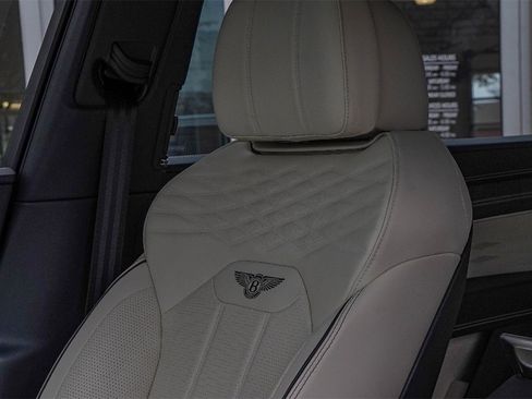 Certified 2024 Bentley Bentayga Extended Wheelbase image 22