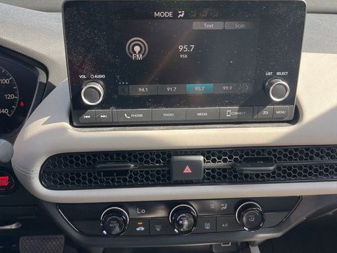 Used 2024 Honda HR-V LX image 19
