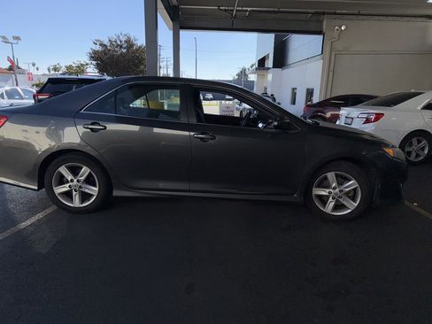 Used 2012 Toyota Camry SE image 8