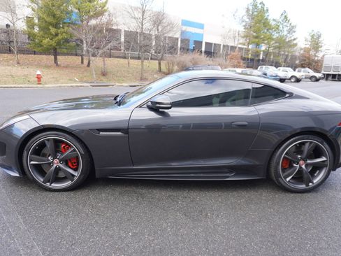 Used 2017 Jaguar F-TYPE R image 5