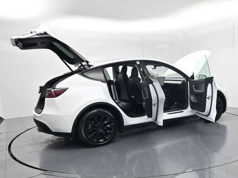 Used 2021 Tesla Model Y Long Range AWD/4WD image 49