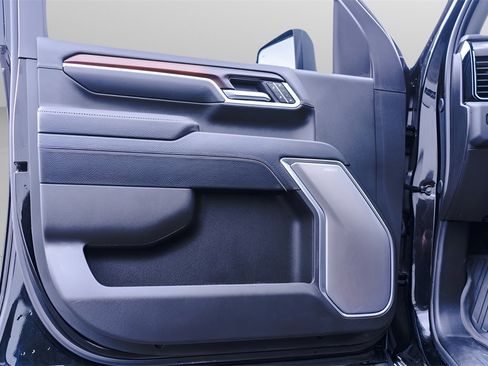 Used 2025 GMC Sierra 2500 Denali w/ Denali Reserve Package image 25