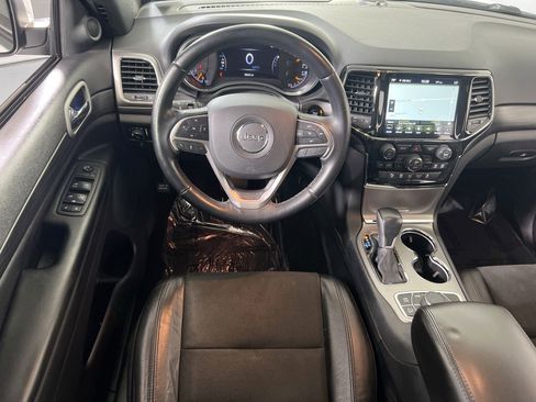 Used 2022 Jeep Grand Cherokee Laredo X image 23