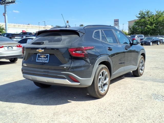 Used 2026 Chevrolet Trax LT FWD image 5