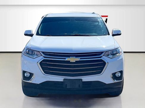Used 2019 Chevrolet Traverse LT FWD image 2