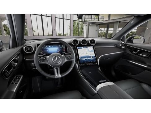 Used 2026 Mercedes-Benz GLC 300 4MATIC image 3
