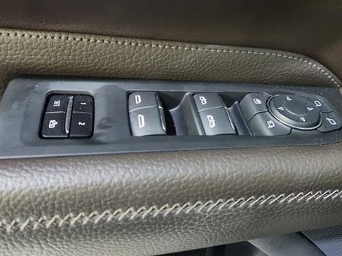 Used 2021 GMC Yukon XL Denali w/ Denali Premium Package image 20