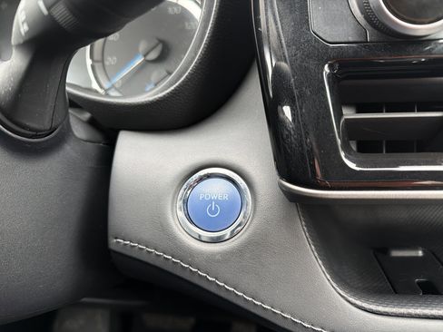 Used 2022 Toyota Highlander LE image 16