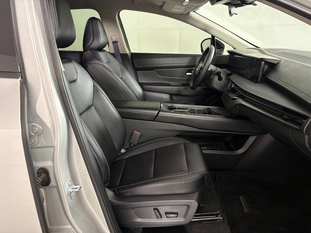 Certified 2025 Nissan Murano SV FWD image 43