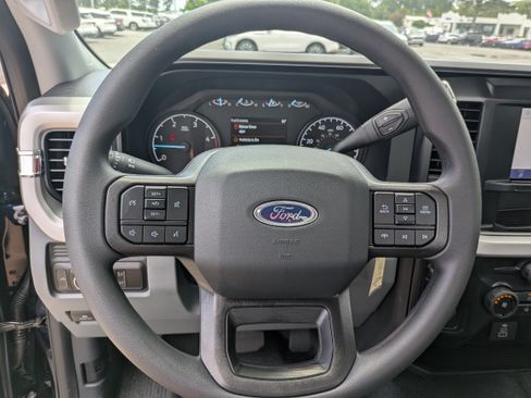 Used 2025 Ford F250 XL w/ 360-Degree Camera Package RWD image 17