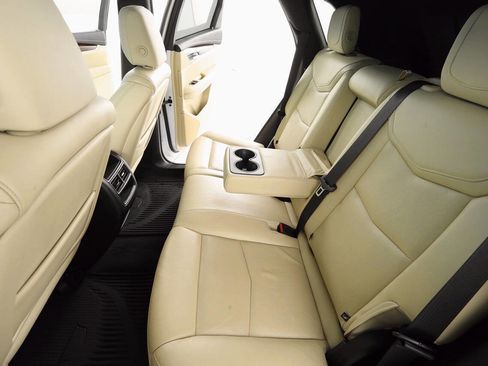 Used 2019 Cadillac XT5 Luxury image 16