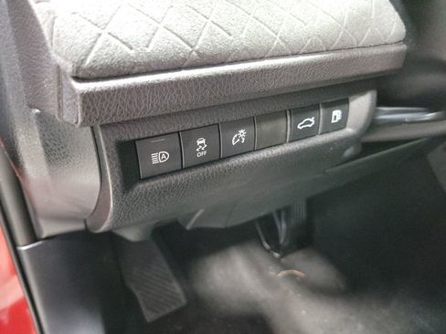 Used 2025 Toyota Camry XLE image 33