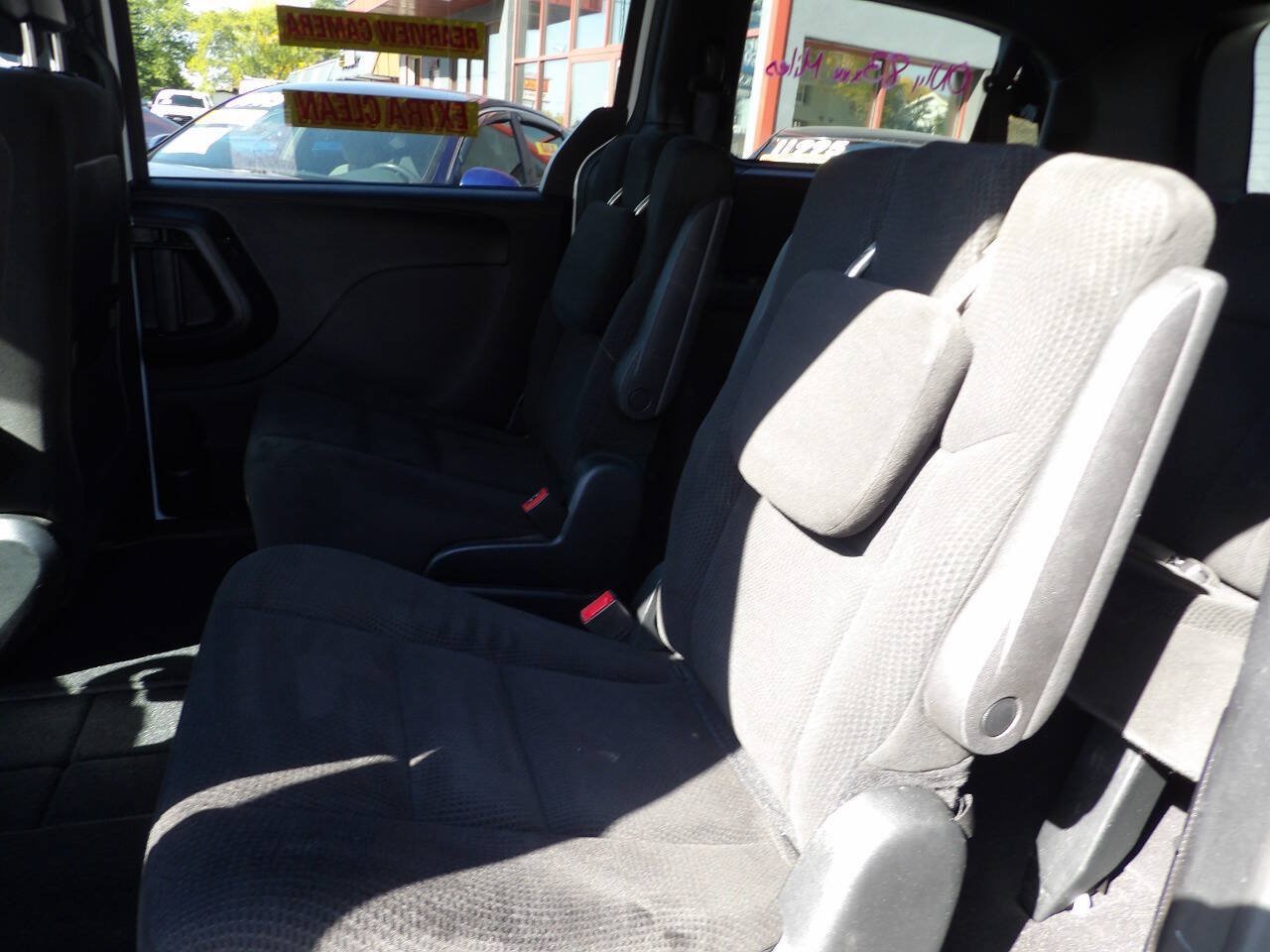 Used 2017 Dodge Grand Caravan SE FWD image 9