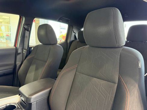 Used 2018 Toyota Tacoma TRD Sport AWD/4WD image 21