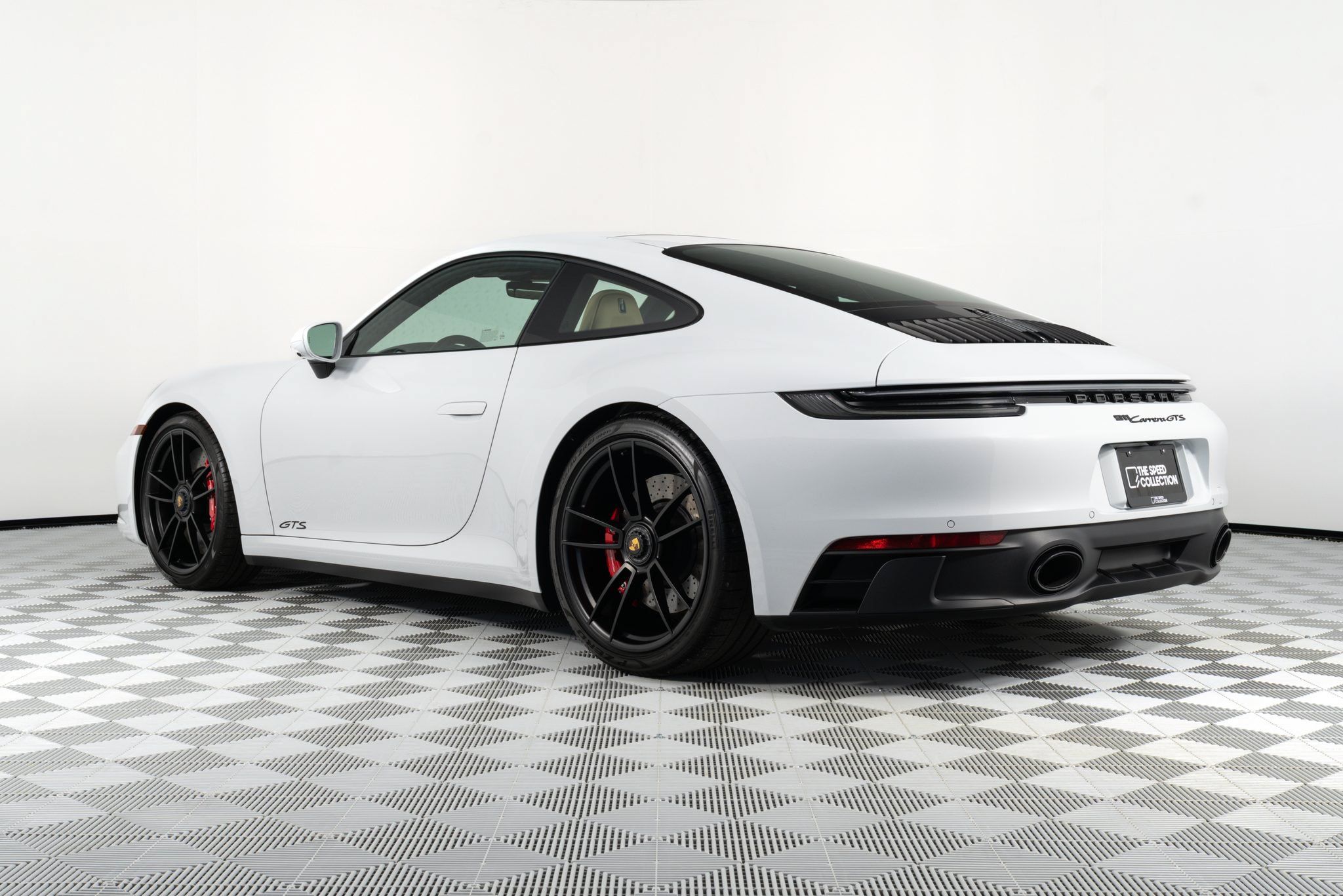 Used 2023 Porsche 911 Carrera S RWD image 2