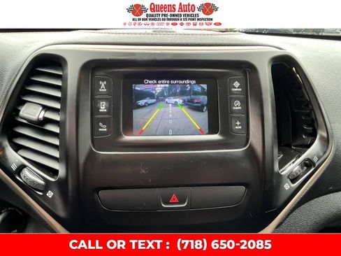 Used 2017 Jeep Cherokee Latitude w/ Comfort & Sound Group image 16