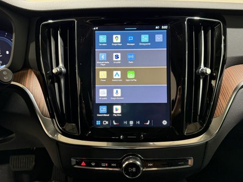 Used 2025 Volvo V60 B5 Cross Country Plus image 20