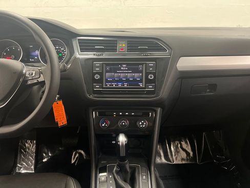 Used 2021 Volkswagen Tiguan S image 18