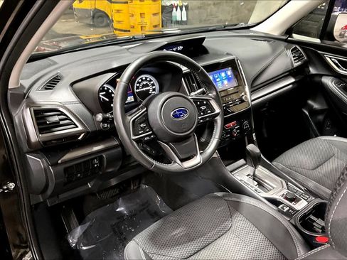 Used 2019 Subaru Forester Premium w/ All-Weather Package image 18