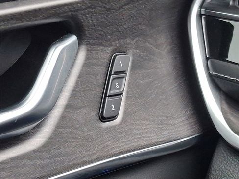 Used 2022 Jeep Grand Cherokee Overland image 24