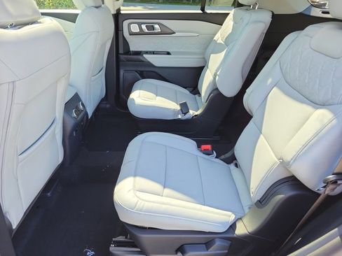 New 2026 Ford Explorer Platinum AWD/4WD image 13