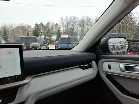 New 2026 Ford Explorer Active w/ Active Comfort Package image 11