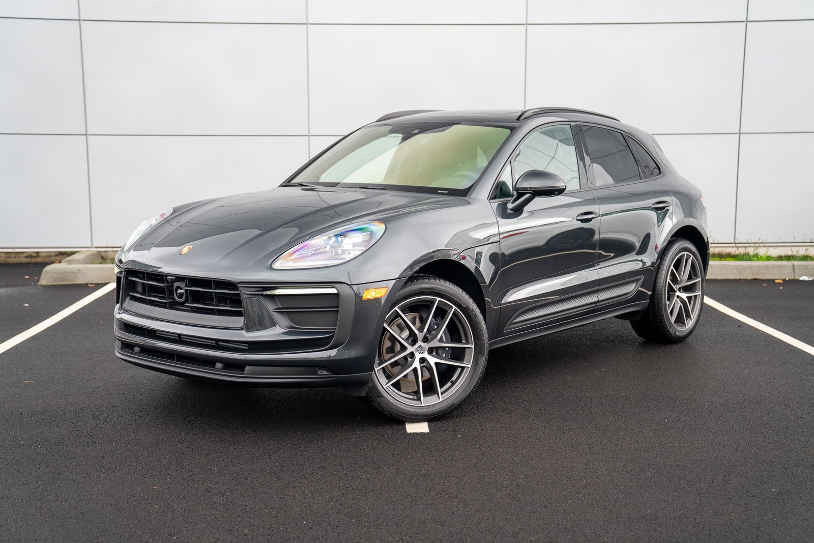 Certified 2026 Porsche Macan AWD/4WD image 1