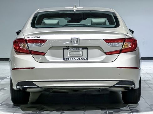 Used 2018 Honda Accord EX-L image 9