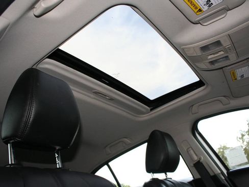 Used 2018 MAZDA MAZDA3 Touring image 17