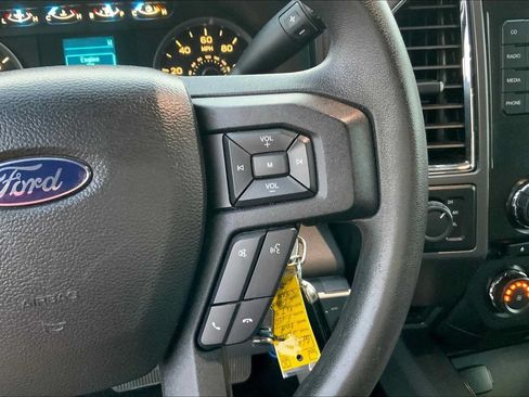 Used 2016 Ford F150 XLT AWD/4WD image 24