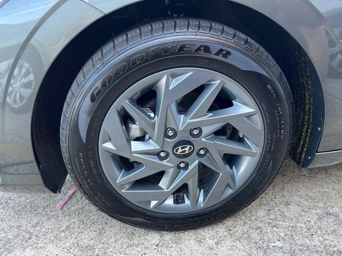 Used 2024 Hyundai Elantra SEL FWD image 7