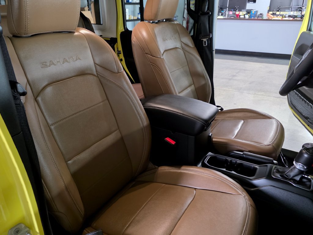 Used 2023 Jeep Wrangler Unlimited Sahara AWD/4WD image 19