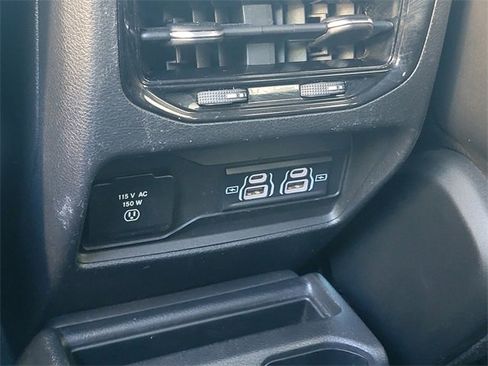 Used 2022 Jeep Grand Cherokee L Limited w/ Black Appearance Package image 16