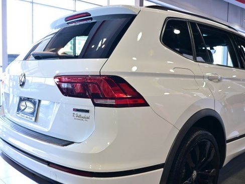 Used 2021 Volkswagen Tiguan SE R-Line image 10