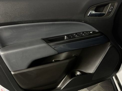 Used 2022 Chevrolet Colorado Z71 w/ Safety Package image 17